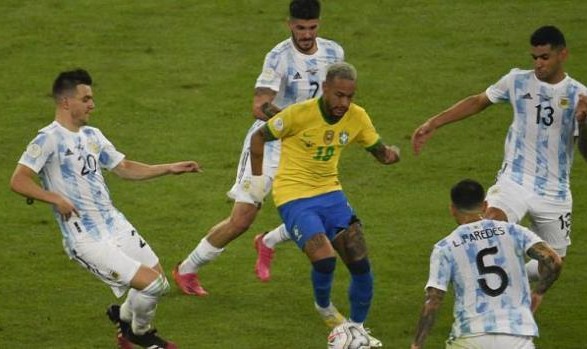 电竞赛事-洛迪送梅西国家队首冠 内马尔化巴西心理不够强大