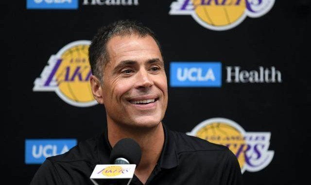 芒果体育-文霍斯特：湖人积极问价补强侧翼 庄神或买断加盟