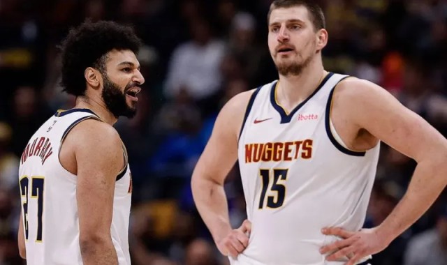 掘金第四节运动战仅11中4，罚球21中20，爵士仅3次罚球